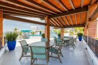 Beachfront Condo - Los Muertos Beach - La Palapa - WALK EVERYWHERE