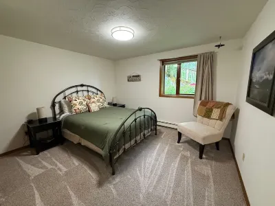 A Cozy Home Away From Home in Alaska!