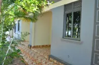 Kamfart Safari Lodge Hotels in Buikwe District