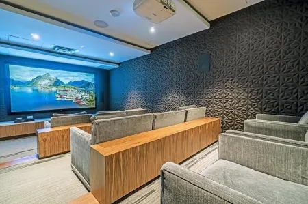 Luxury high rise condo in the centre of downtown Halifax! Отели рядом с достопримечательностью «Университет Далхаузи»