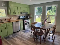 Orchard Cottage in Lantzville near Nanaimo Brand New Renovation