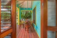 Villa Azul at Paradise Point Hotel di First Bight