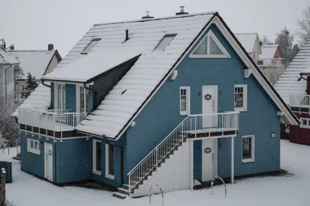 Only 250 m to the beach - 3 rooms.Apartment with 2 balconies Отели в г. Бёргеренде-Ретвиш