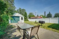 Fully Furnished & Tasteful Home - West Dearborn