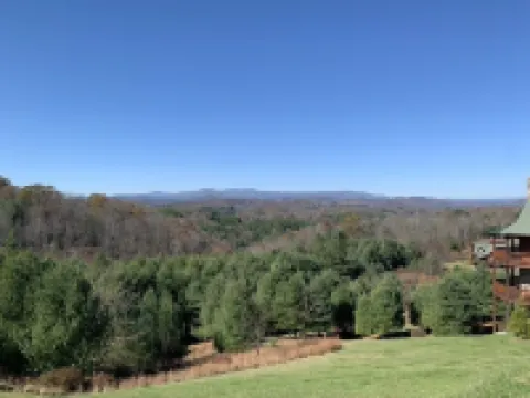 Misty Mountain Cabin w/ gorgeous views