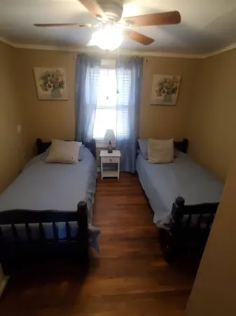 Lake Lure Mountain Bungalow - Pet Friendly. Cozy home with fenced in yard!