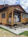 Log cabin with large deck and 6 person hot tub Hotels in 