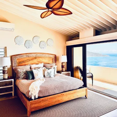 Sun-Kissed Days & Starry Nights with Endless down-Island Views!