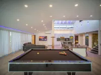 Plaza Achim Penthouse, 300m from Beach!