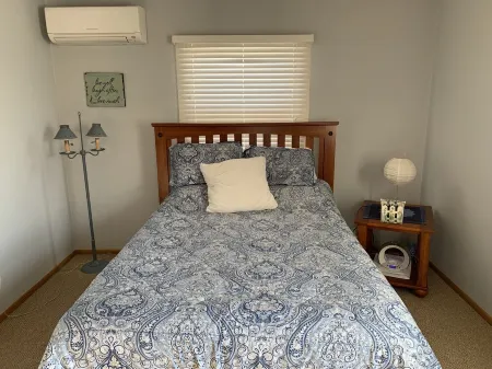 Quiet, relaxing home on Lake Watab in beautiful St. Joseph, MN near SJU and CSB Отели в г. Сент-Вендел