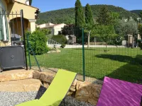 Air-conditioned villa, private pool 100m from the start of the Mont Ventoux climb Hotels in Malaucene