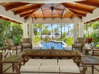 Beachfront Luxury Villa with Private Pool Hotel a Esterillos Este