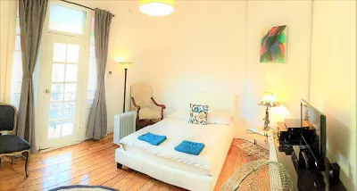 Outstanding Grand Newtown Inner Sydney Home. Four Bedroom,Two Bathroom, Parking Hotels near Funky Monkey cafe at Newtown