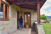 "Forest House" in Branda da Bouça dos Homens Hotels in Gavieira