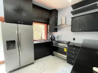 Lovely Studio Apartment! Hotels in 