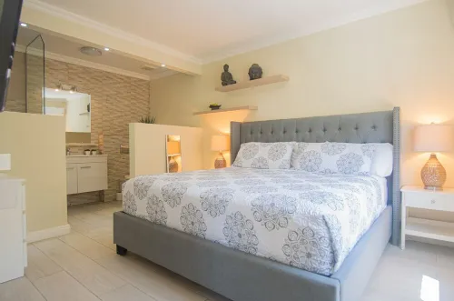 “Villa Oasis” Walking distance to beach, supermarket and restaurants.