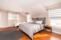 Cozy Cottage Across Lake Simcoe