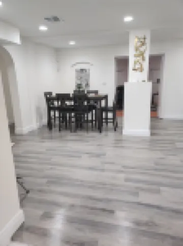 A single family home near beaches, Miami Dolphins Stadium & shopping outlets. 마이애미가든 호텔