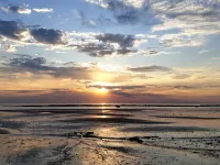 House by the sea and in the countryside Hotels in Saint-Germain-sur-Ay
