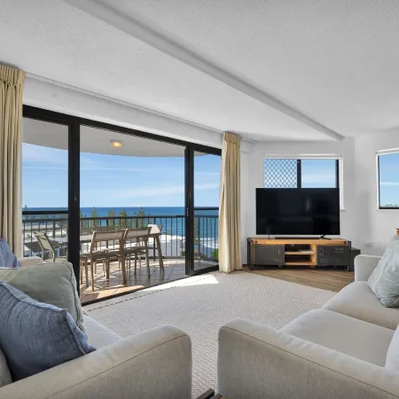 Rolling Surf Resort Sunshine Coast