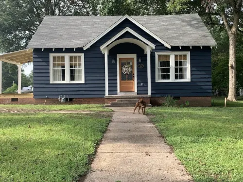 Rustic retreat Hotels in Panola County