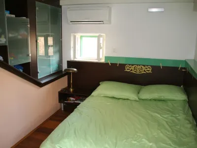 Lovingly renovated stone house with courtyard & brick barbecue area Hotel a 