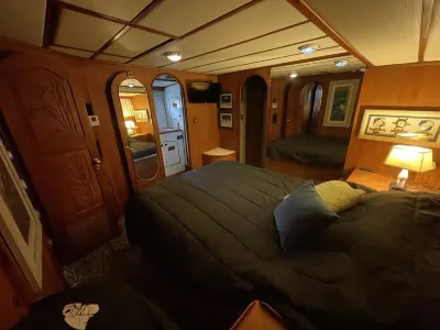60 Ft Troller “Swiss Lady” Hotels near Endless Summer Adventures