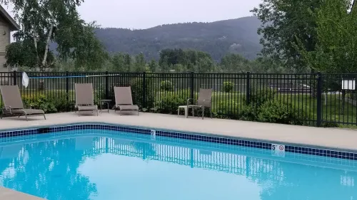 New Remodel! Lakeside Condo w/ Pool, Kayaks, Bikes