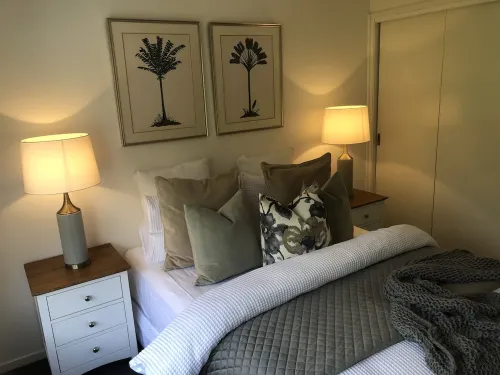 Well appointed luxury 3 bedroom townhouse. 50m to golf course, 450m to the beach