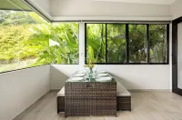 Ocean View 2-bdrm/2ba Casita with WiFi, AC  between Manuel Antonio and Dominical Hotels in Savegre
