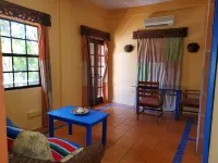 Private, Cozy, 2 Bedroom Suite - 2 Minutes from the Beach!