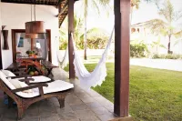 Beach house - 2 plots / 4 suites / large green area / swimming pool / barbecue area