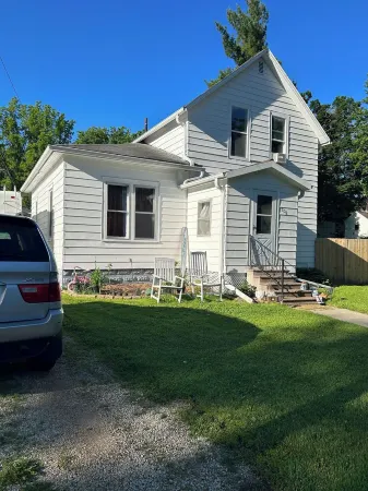 Cozy house / small town living.  Attractions include trout capital of Minnesota