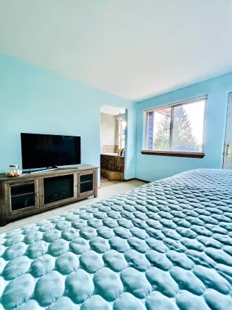 Extremely Spacious Modern House with Amazing Amenities.