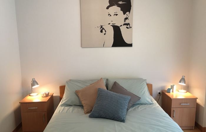 Stunning, fully refurbished apartment in small, exclusive complex with pool