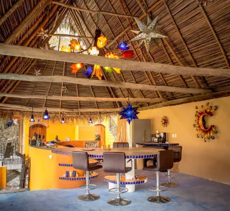 Lux in Yelapa, Infinity Pool, Huge Views, AC, Accommodates 8 to 10