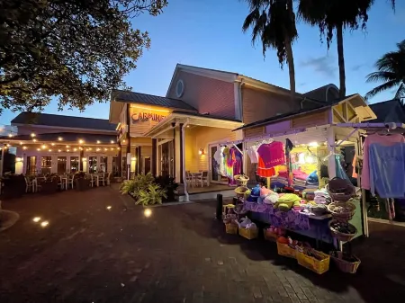 Four Shells - Your Home Away From Home on Paradise Island