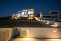 Villa Kyklamino - Einzigartige Villa mit Meerblick Hotels in Chloraka