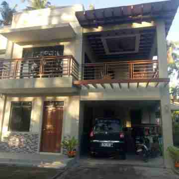 Spacious private and gated modern home within walking distance to beach/resorts. Hotel Exterior