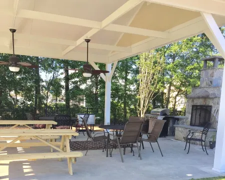 LIVE LIKE A LOCAL! AFFORDABLE, IMMACULATE TOWNHOME SUITABLE FOR YOUR FAMILY! Отели рядом с достопримечательностью «TPC Myrtle Beach»