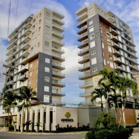 Stylish & Cozy 1 bed at 1 Min Walk to the Beach with Pool-Gym -Condo Apartment