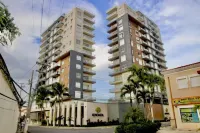 Stylish & Cozy 1 bed at 1 Min Walk to the Beach with Pool-Gym -Condo Apartment Các khách sạn ở 