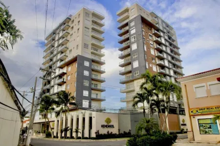 Stylish & Cozy 1 bed at 1 Min Walk to the Beach with Pool-Gym -Condo Apartment