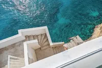 Stunning Seafront Villa in Lagun, Curacao – 5 Bedrooms with Direct Sea Access