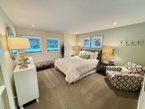 Enchanted Haven on a Private Pond in Stowe