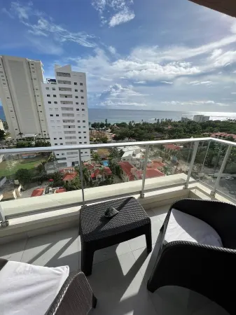 Cozy Oceanview+Pool+Gym+Airport 20 minutes Apartment