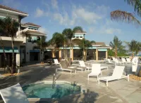 Waterfront Villa with Dock, Walk to Beach Club & Rusty Anchor Rest. 3b/r  3.5b/a - Villas