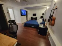 The Retreat - 6 beds/3baths- Indoor Hot Tub, Theatre, Pool Tble, Mins to Casinos