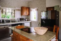 south hill villa Hotels in Au Cap