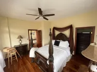 Mountain Estate &  32 miles from beach.